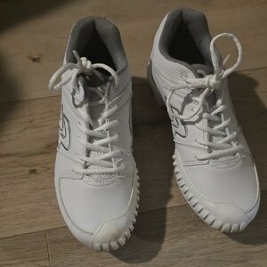 White Ringor Molded Cleat 8.5 Worn Once